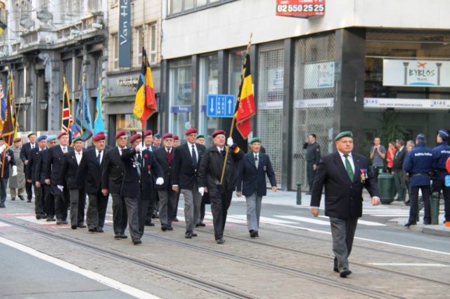 919474_701325399880162_1575831095_o