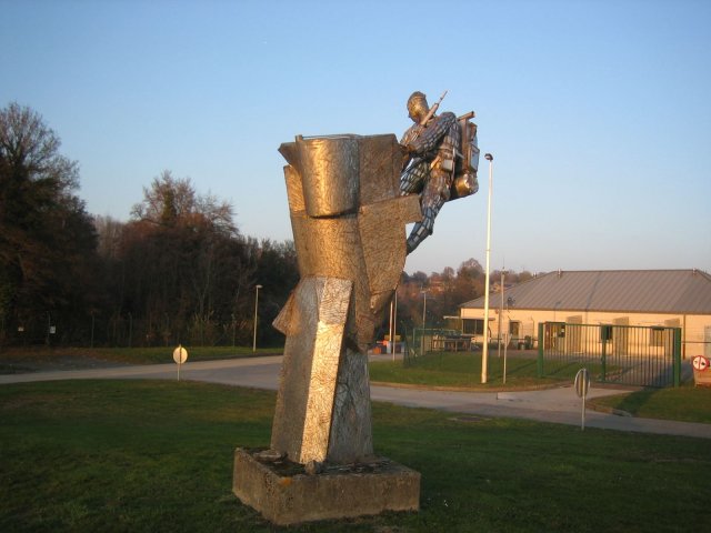 15590